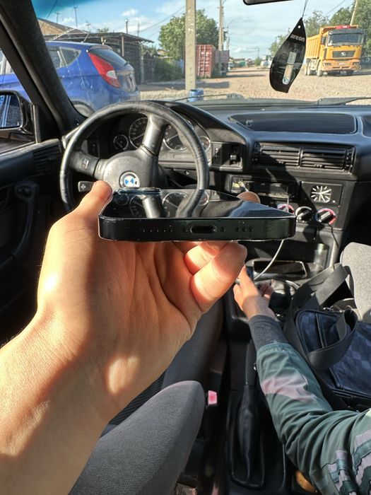 Продам iphone 13, 128 гб, акб