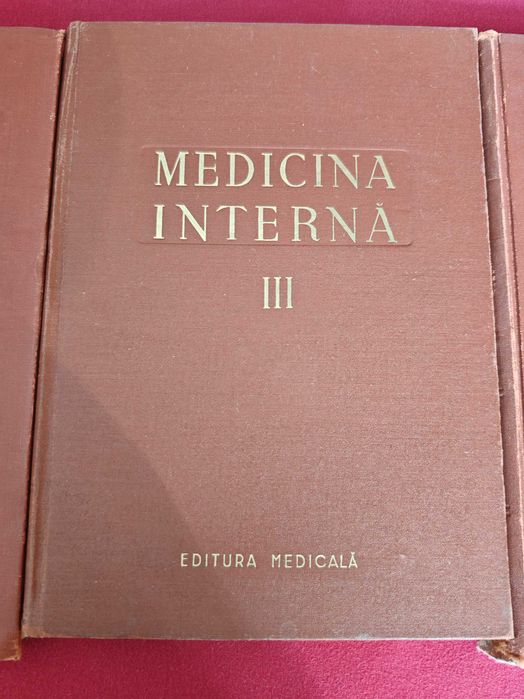 Vând cărți de medicina/cărți vechi
