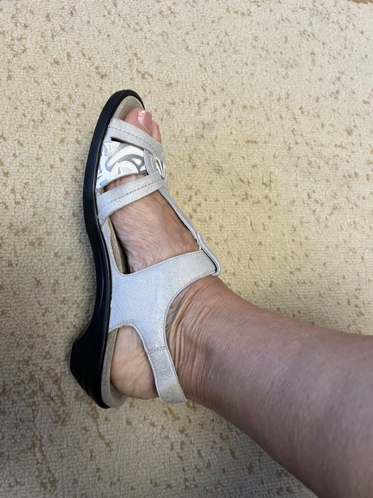 Sandale din piele gri