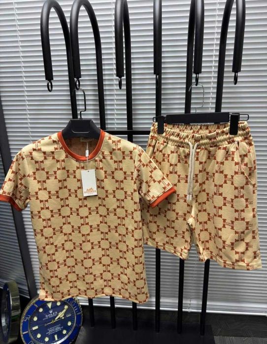 Къси маркови комплекти