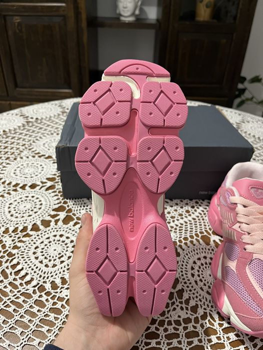 New Balance 9060 Roz