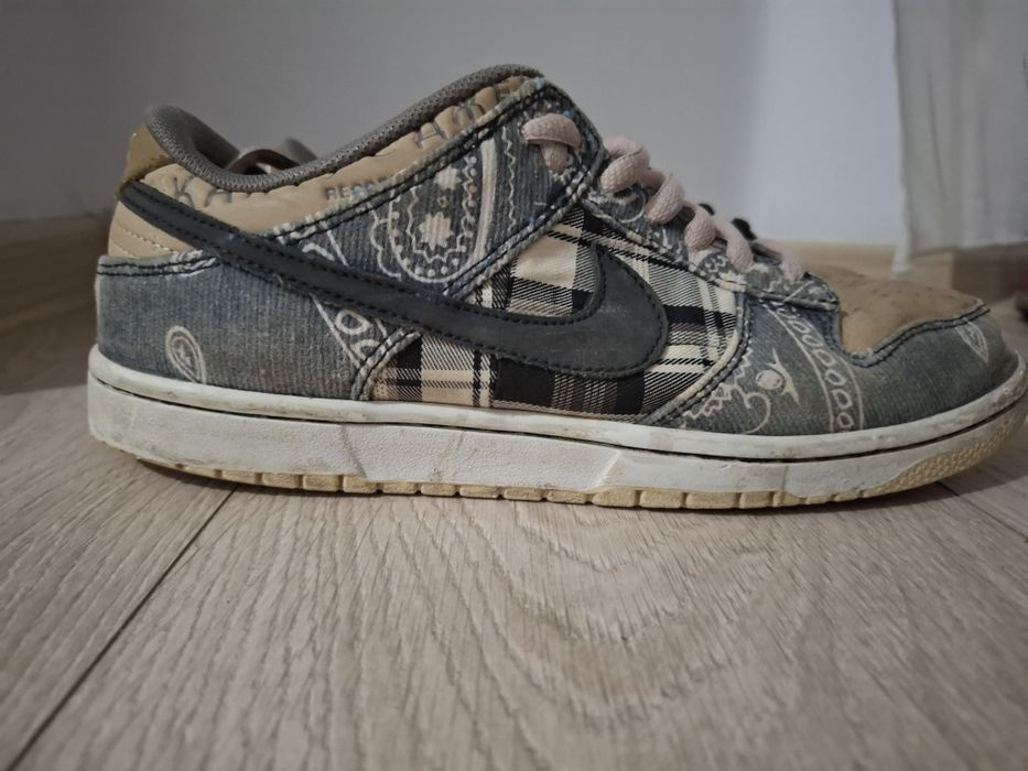 Nike dunk travis scott