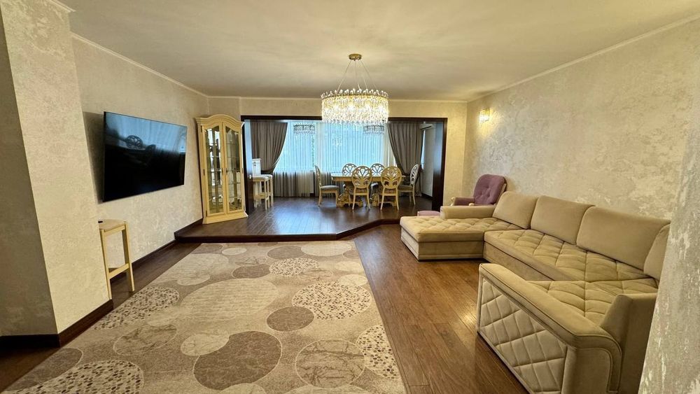 Продается 5ти ком квартира, ориентир: посольство Японии, 144м²