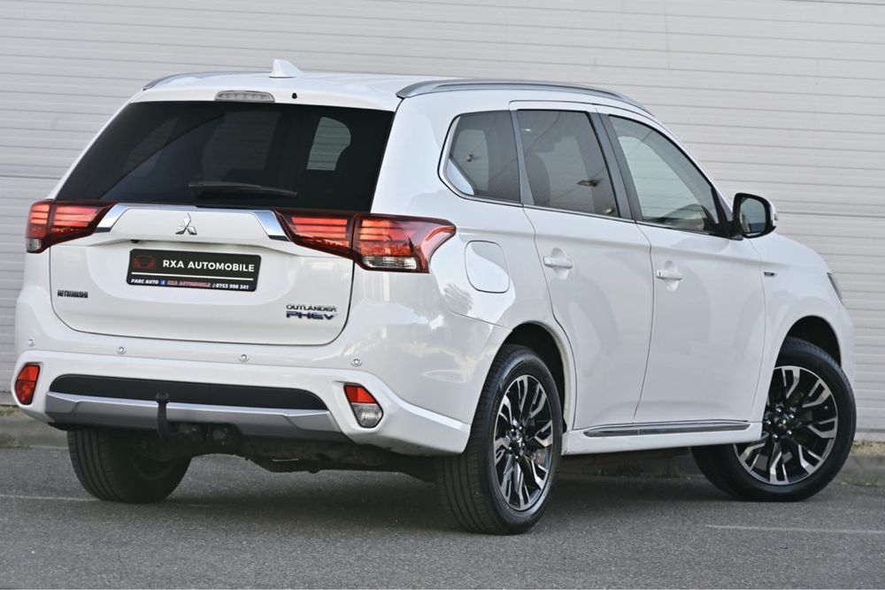 Mitsubishi Outlander 2.0 PHEV Plug In Hybrid 203 C.P. 12.2015 Euro6