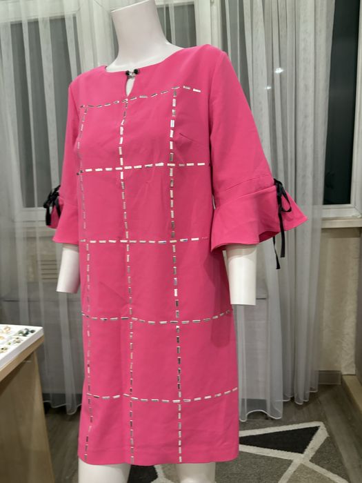 Продам нарядные платья