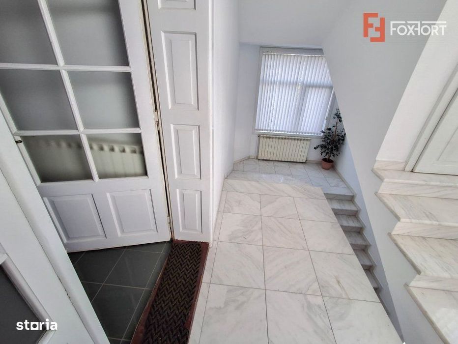 Apartament 3 camere decomandat de inchiriat la casa, zona Crisan