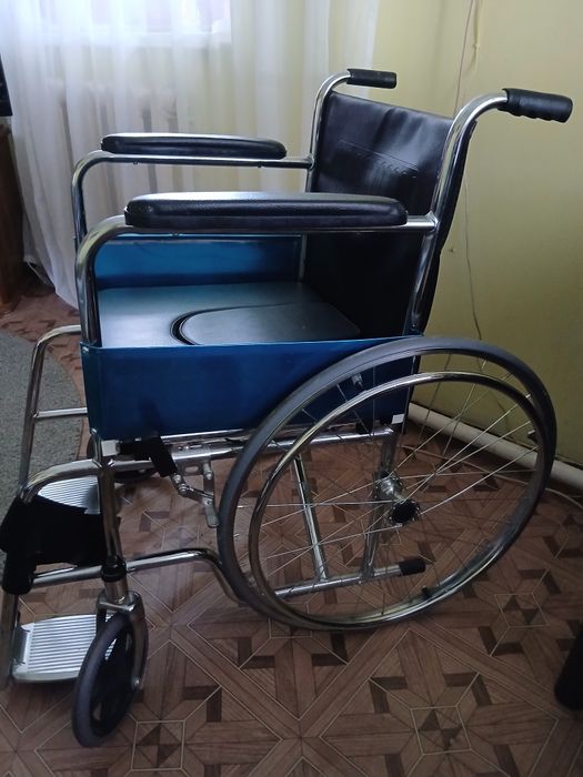Кресло инвалидное с санузлом
