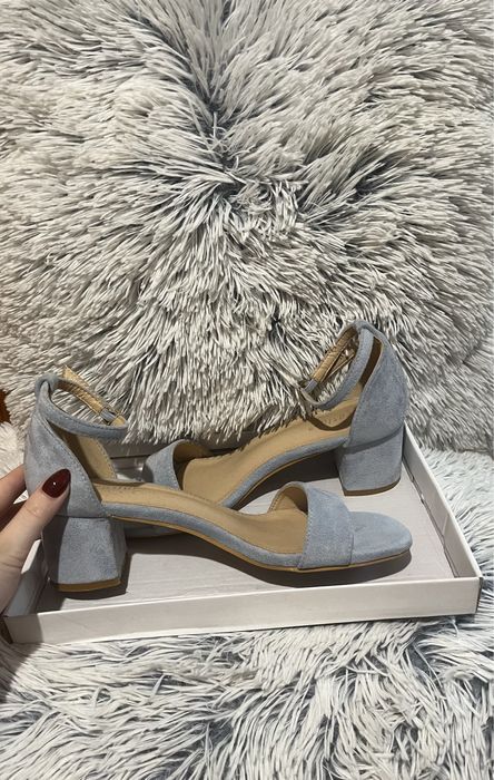 Високи обувки по 10 лв