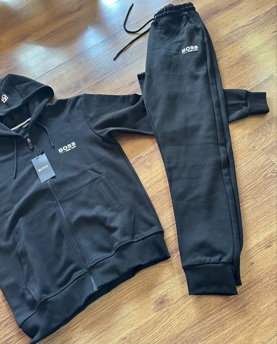 Мъжки,памучен,черен екип Hugo BOSS с гумирано лого