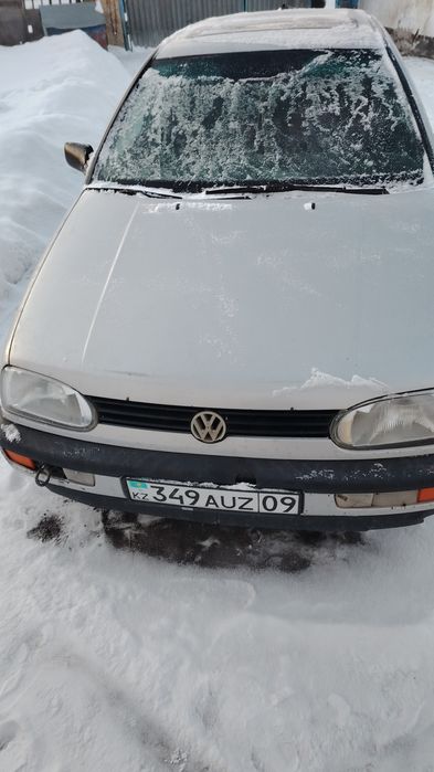 Фольксваге гольф на ходу