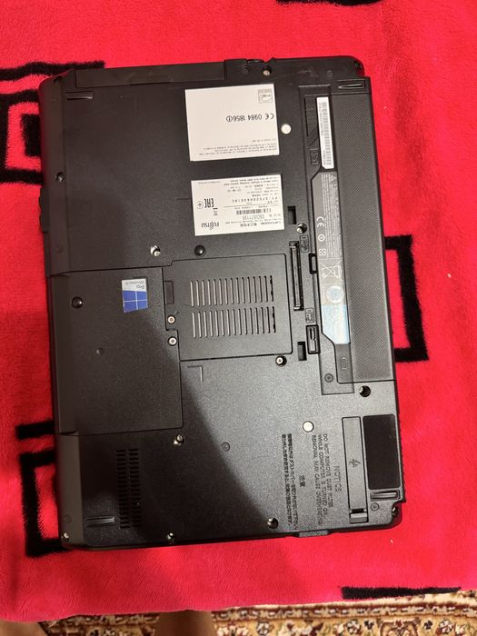 Vând laptop semi performant