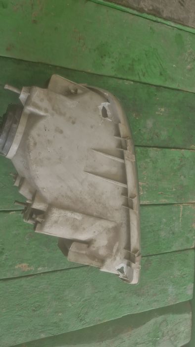 Продам фару на рав 4