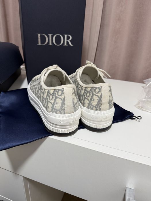 Кецове бяло и сиво