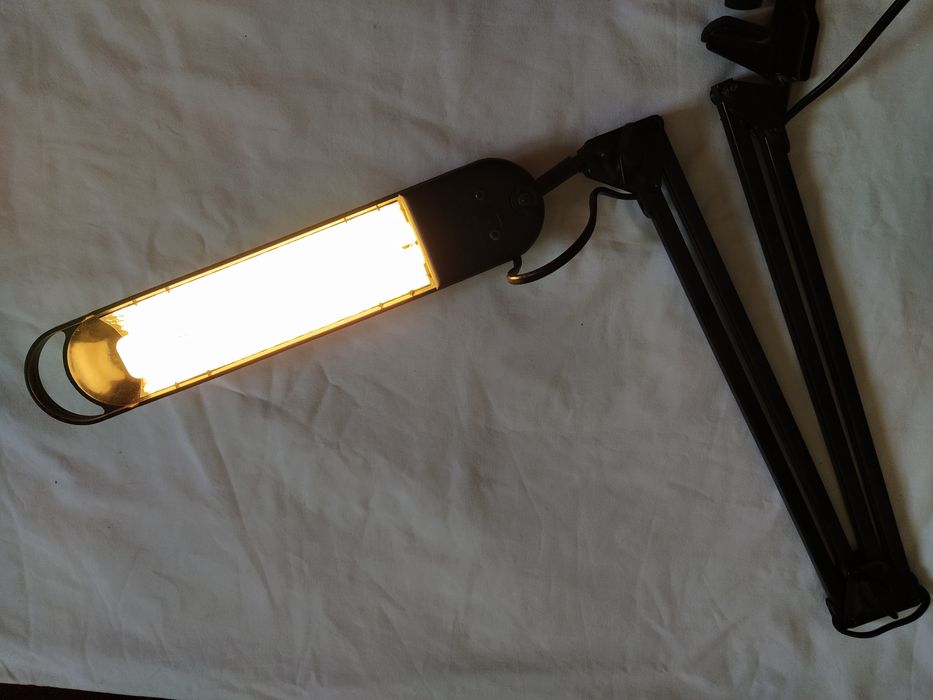 Светильник сотилади