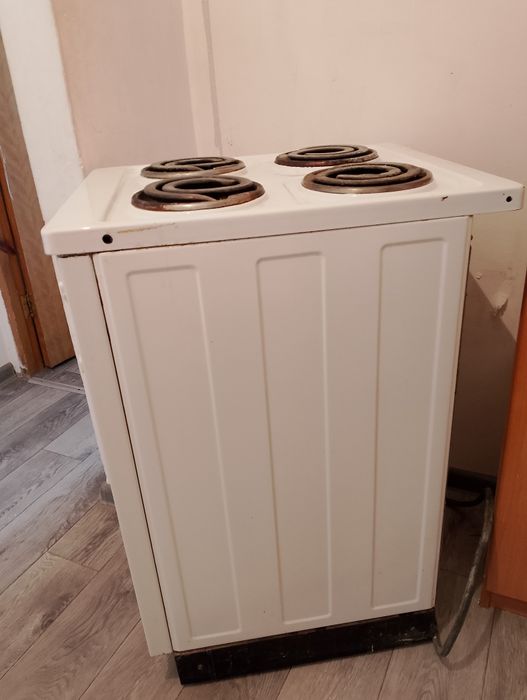 Продам электрическую плиту