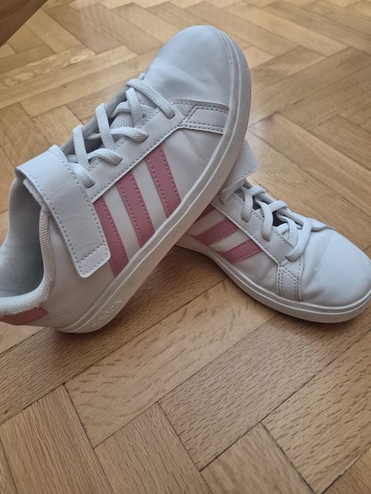 Детски маратонки Adidas номер 35