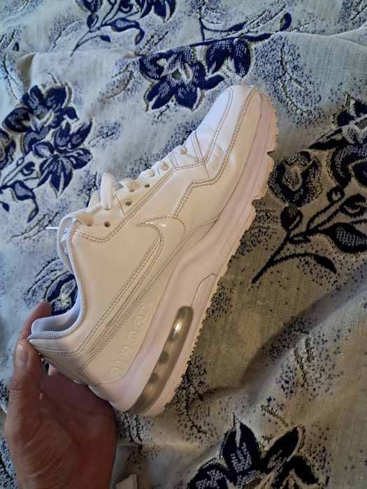 Кроссовки от Nike покупал в меге