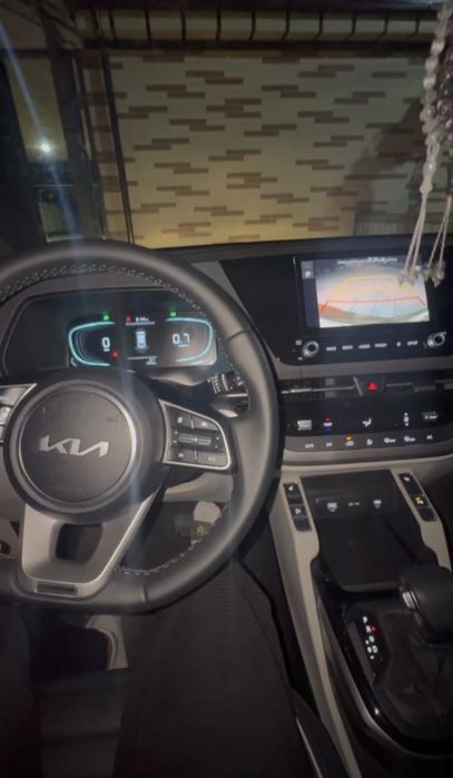 Srochno sotiladi KIA CARENS 2024