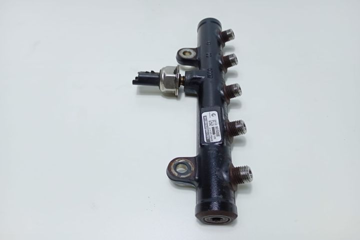 Rampa injectoare 2.0 tdci 9681649580 Peugeot 407 prima generatie seri