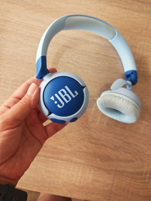 Bluetooth детски слушалки JBL