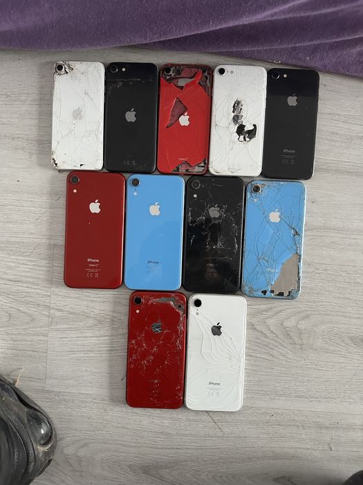 Vand telefoane iphone  pentru piese