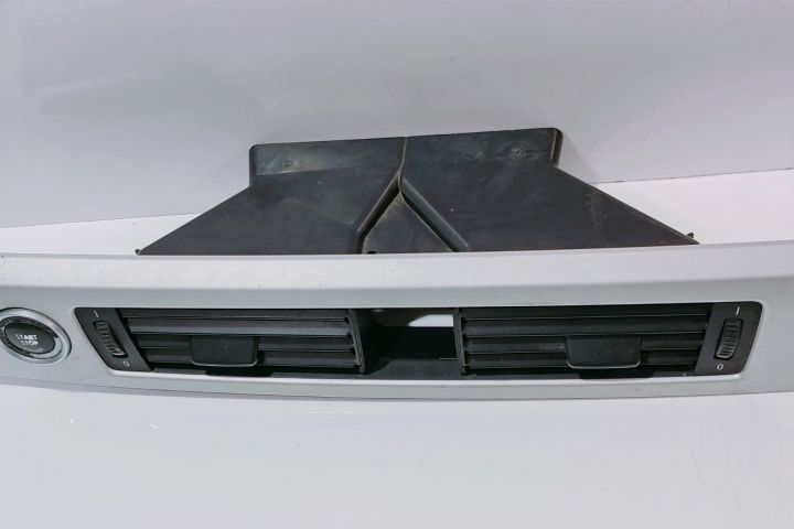Grila ventilatie bord 920102302 BMW Seria 3 E90/E91/E92/E93