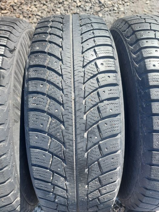 Продам Резину 215 70 Р16