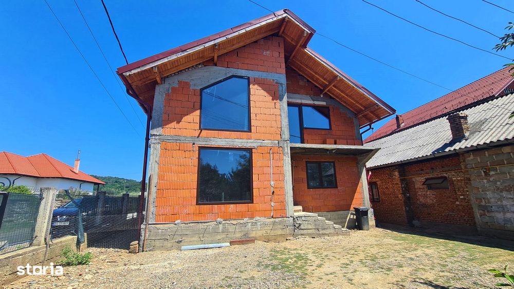 Casă de vânzare în comuna Valea Iașului, sat Mustățești, județ Argeș.