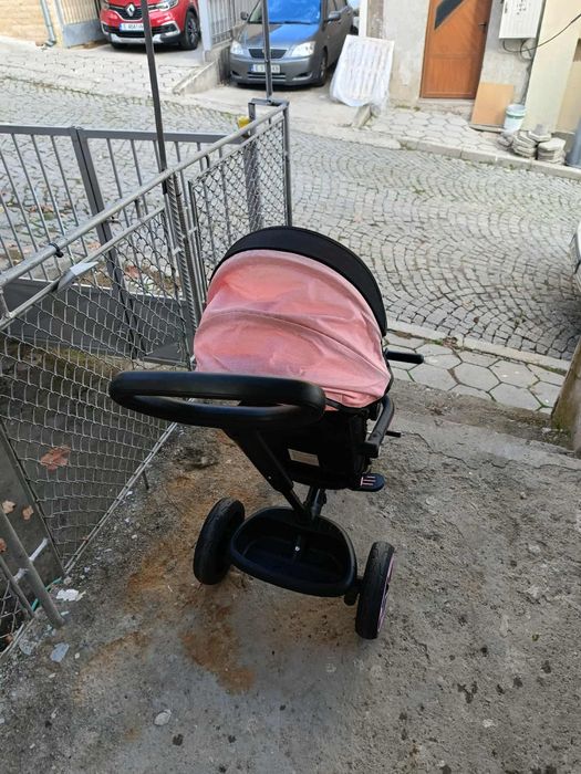 Триколка със сенник Chipolino Derby