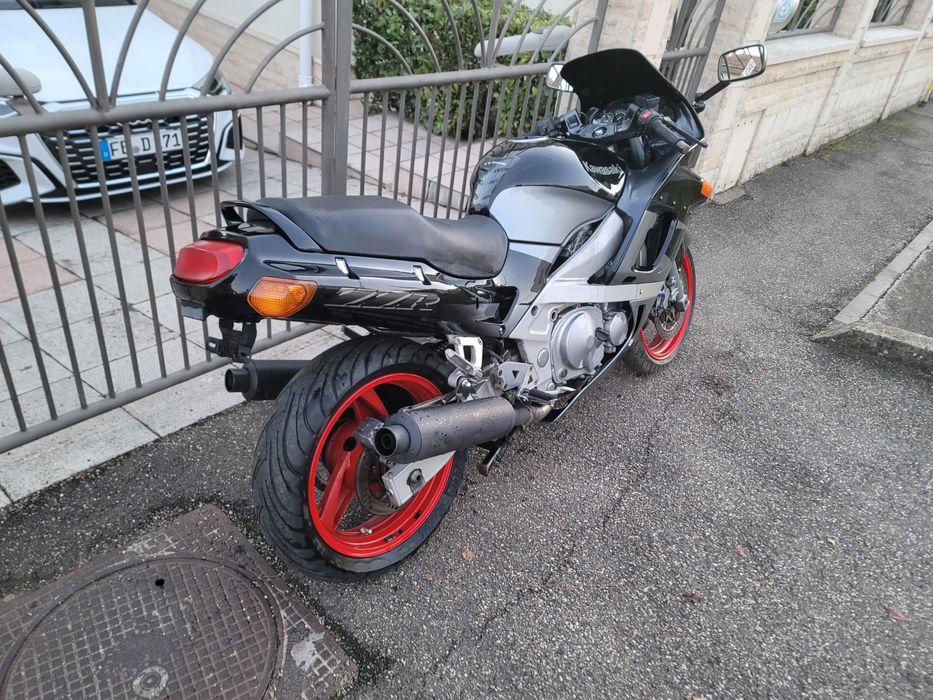Vând Kawasaki ZZR600