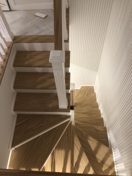 Eshik, zina va plyuntslarni ustanovka qilamiz