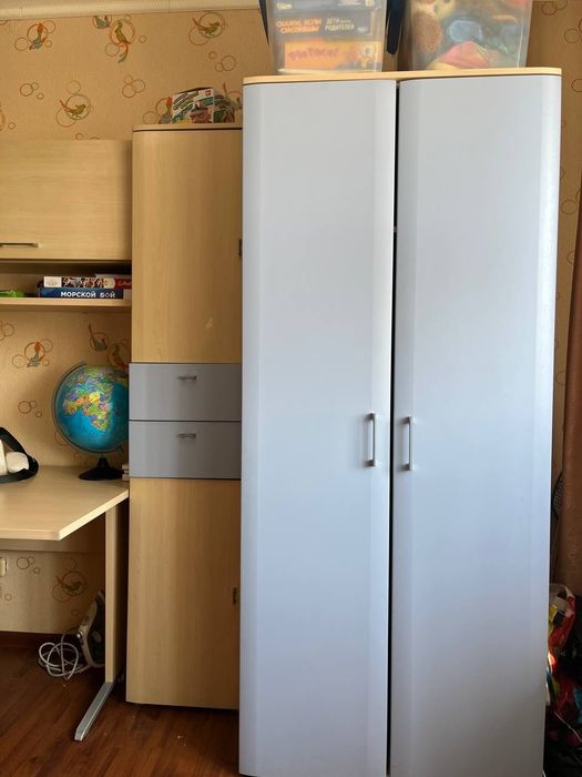 Школьная стенка для учащихся