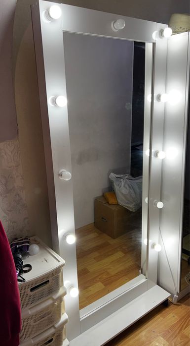 Зеркало с подсветкой