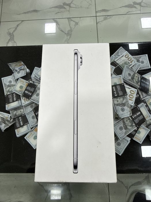 iPhone 17 Air 256/Cloud White New