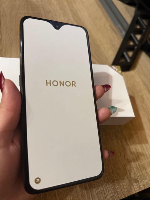 Honor 400 Smart 5G – чисто нов
