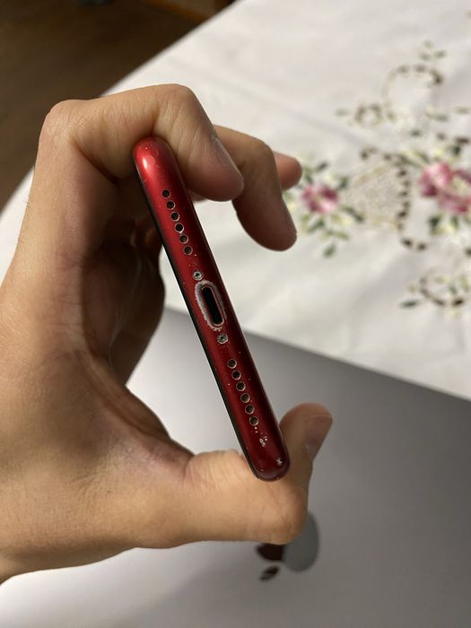 iPhone XR в идеальном состоянии