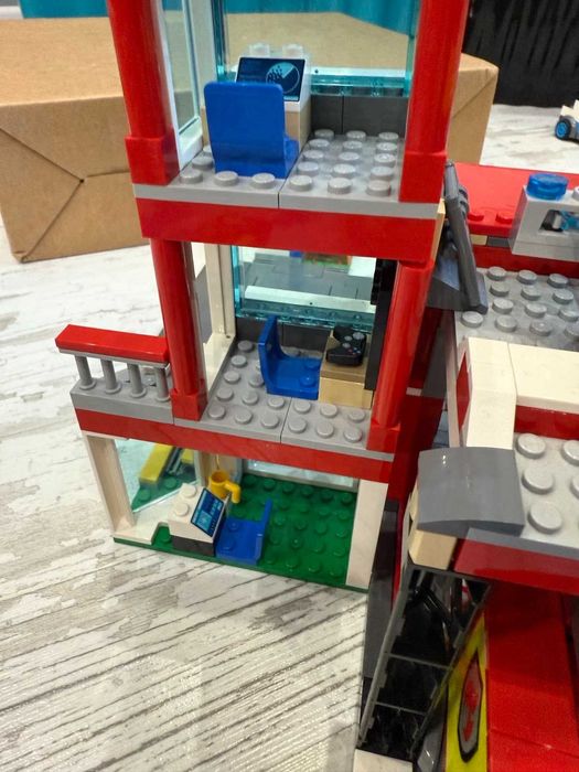 LEGO City: Пожарна станция, Къща, Полицейско управление и Болница