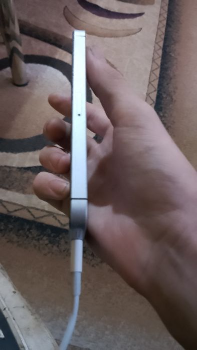 Vând IPhone SE (2016)
