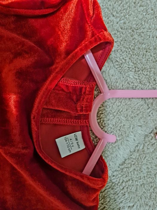 Детска рокля за момиче размер 104/110 нова