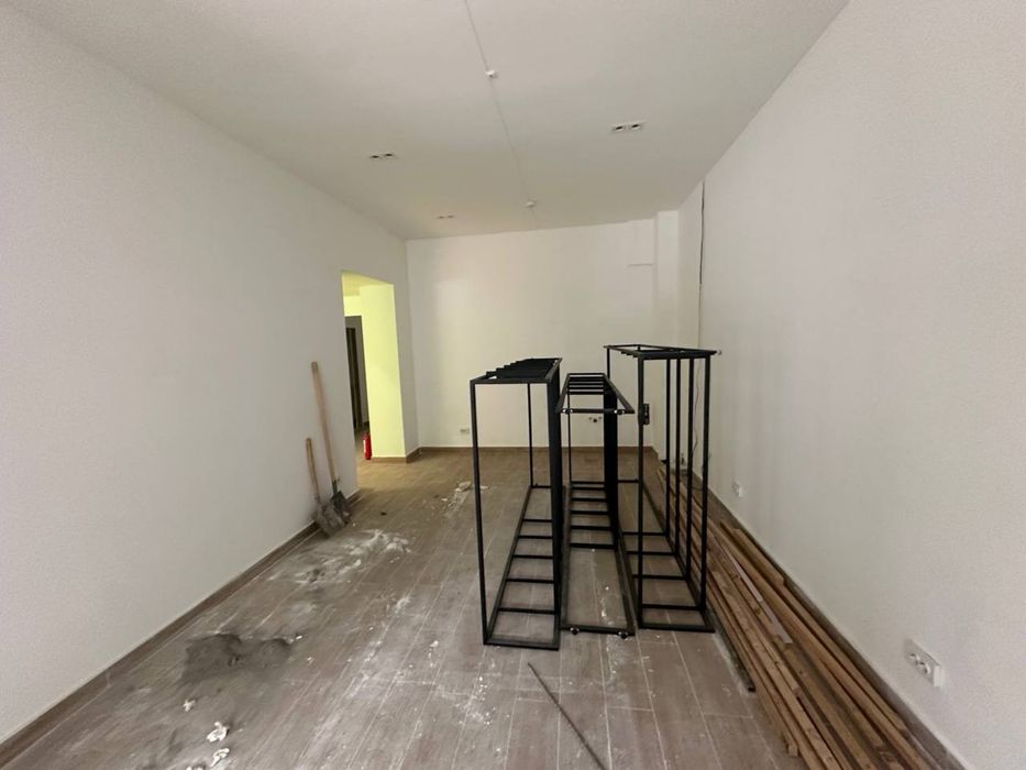 Продаётся нежилое помещения выгодная инвестиция 1 линия вдоль дороги