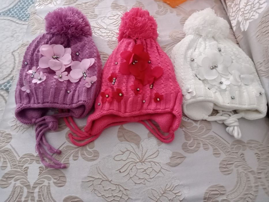 Продаю шапки детский