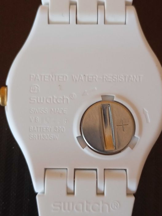 Часовник дамски Swatch Golden Rings White. SO29W107.