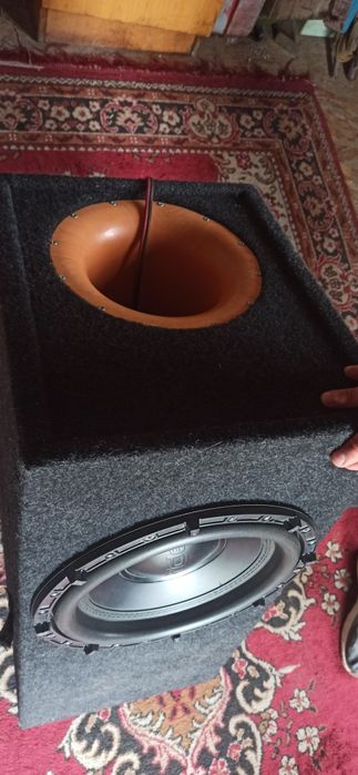 Сабвуфер в автомобиль