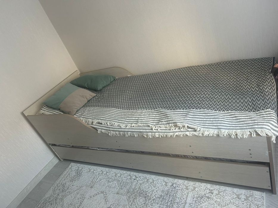 Продам кровать б/у