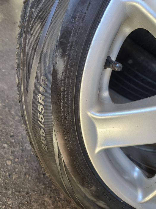 Set 4 jante aliaj  205/55 R16 - Stare foarte bună