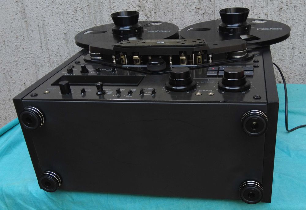 катушечный магнитофон Akai GX 635D (McIntosh style)