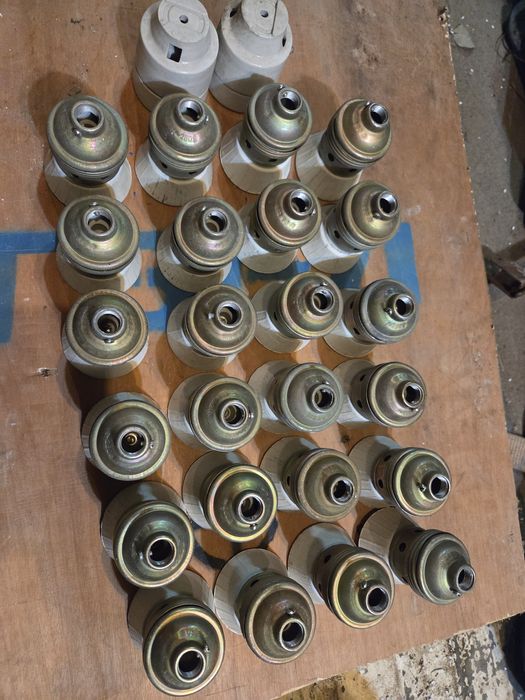 Продам патрон керамический е40