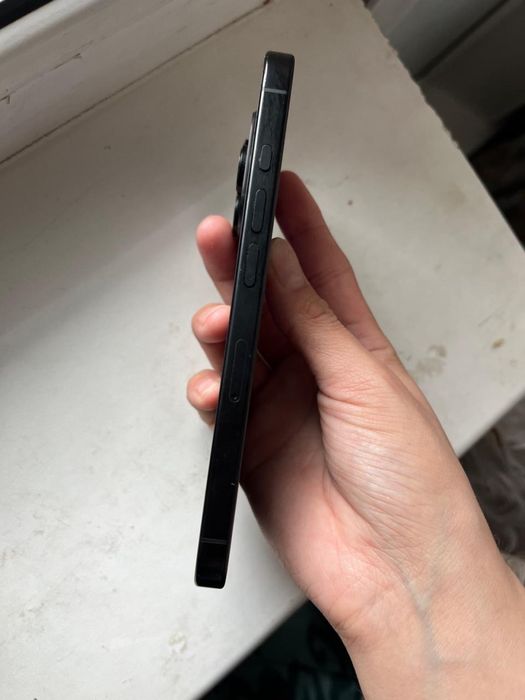 Айфон 16 про продаю