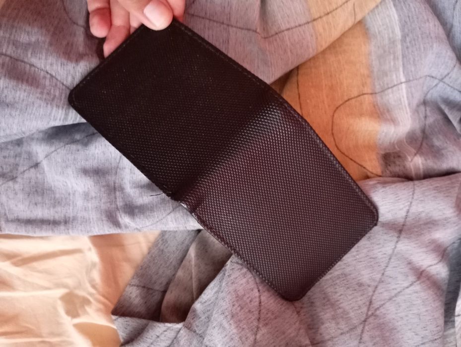 Мъжко портмоне за пари и монети.