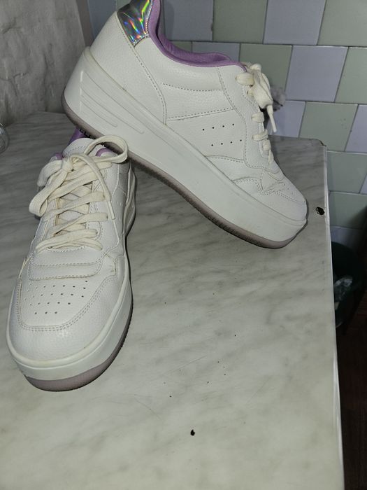 Кроссовки, спортивный